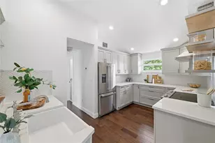 7 Georgia Ave, Crystal Beach, FL 34681 - Photo 4
