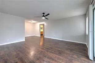 13403 Arbor Pointe Cir, Tampa, FL 33617 - Photo 4