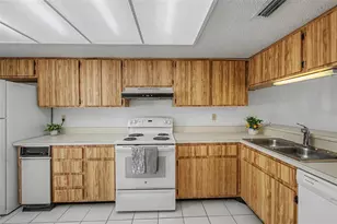 202 Mary Dr, Oldsmar, FL 34677 - Photo 10