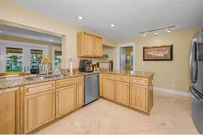 1201 81st Street S, Saint Petersburg, FL 33707 - Photo 24