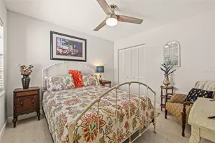 476 Santa Cruz Pl NE, Saint Petersburg, FL 33703 - Photo 12