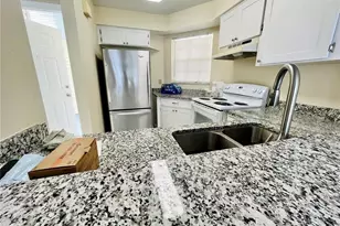 6908 Stonesthrow Cir N, Saint Petersburg, FL 33710 - Photo 4