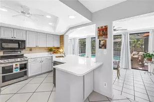 1954 Pinellas Point Dr S, Saint Petersburg, FL 33712 - Photo 10