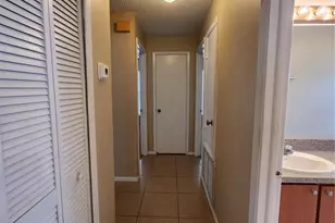1904 Firethorn Ct, Brandon, FL 33511 - Photo 16