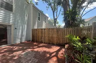 13915 Fletchers Mill Dr, Tampa, FL 33613 - Photo 22