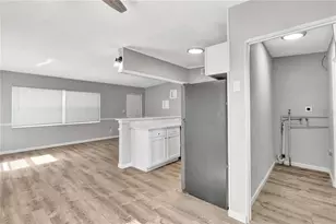 [Address not provided], Saint Petersburg, FL 33703 - Photo 8