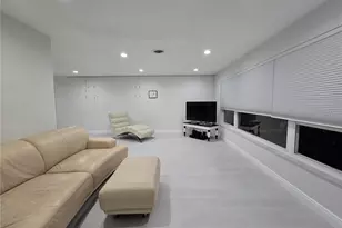 1028 Chinaberry Rd, Clearwater, FL 33764 - Photo 2