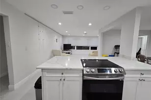 1028 Chinaberry Rd, Clearwater, FL 33764 - Photo 6