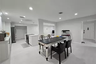 1028 Chinaberry Rd, Clearwater, FL 33764 - Photo 8