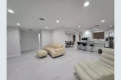 1028 Chinaberry Road, Clearwater, FL 33764 - Photo 4