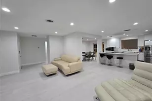 1028 Chinaberry Rd, Clearwater, FL 33764 - Photo 4