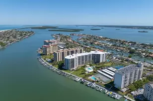 660 Island Way, Clearwater Beach, FL 33767 - Photo 36