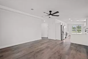 34010 Estates Ln, Wesley Chapel, FL 33543 - Photo 4