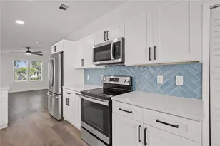 34010 Estates Ln, Wesley Chapel, FL 33543 - Photo 12