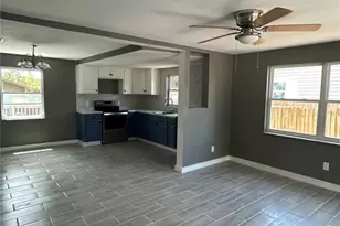 1884 Pine St, Largo, FL 33774 - Photo 4