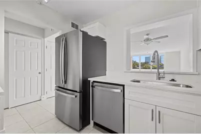 7425 Bay Island Drive S #104, South Pasadena, FL 33707 - Photo 14