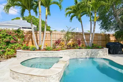 888 16th Avenue N, Saint Petersburg, FL 33704 - Photo 2