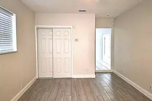3947 Mohr Ave N, Saint Petersburg, FL 33714 - Photo 10