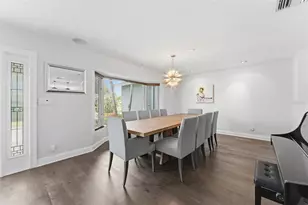 4096 38th St S, Saint Petersburg, FL 33711 - Photo 4