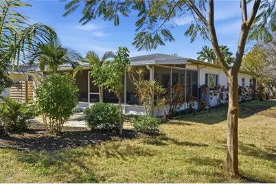 2701 56th Street S, Gulfport, FL 33707 - Photo 2