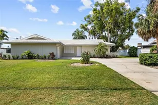 4133 49th Ave S, Saint Petersburg, FL 33711 - Photo 2