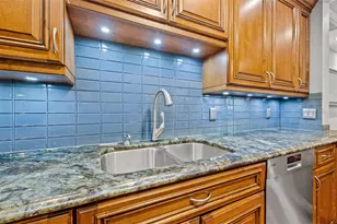 300 Beach Dr NE, Saint Petersburg, FL 33701 - Photo 12