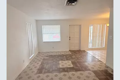 1100 70th Street N #4, Saint Petersburg, FL 33710 - Photo 2