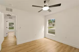 10117 Whisper Pointe Dr, Tampa, FL 33647 - Photo 32