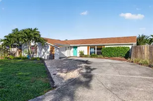 4200 Beach Dr SE, Saint Petersburg, FL 33705 - Photo 2