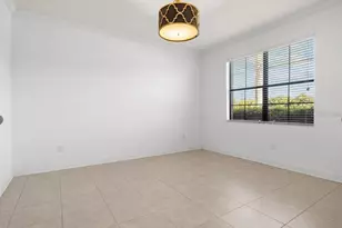 4056 Sunset Lake Dr, Lakeland, FL 33810 - Photo 8