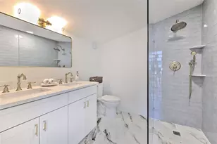 808 7th St N, Saint Petersburg, FL 33701 - Photo 24