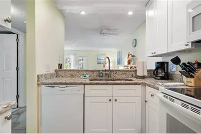 230 Medallion Boulevard #E, Madeira Beach, FL 33708 - Photo 10