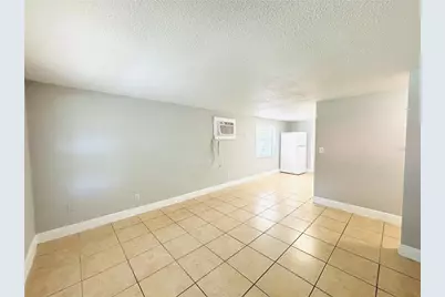 11733 N 12th Street #E, Tampa, FL 33612 - Photo 4
