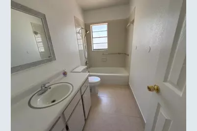 2209 Boxwood Way, Brandon, FL 33511 - Photo 12