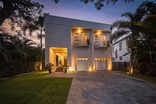 2711 W Trilby Ave, Tampa, FL 33611 - Photo 1