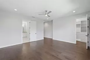 1867 5th St N, Saint Petersburg, FL 33704 - Photo 32