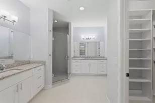 1867 5th St N, Saint Petersburg, FL 33704 - Photo 34