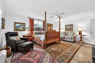 1065 Eden Isle Blvd NE, Saint Petersburg, FL 33704 - Photo 24