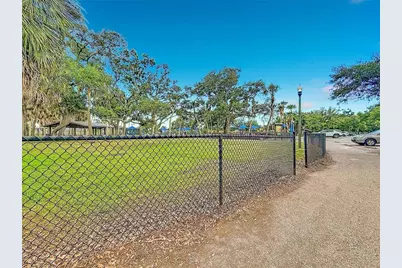 2335 Murilla Way S, Saint Petersburg, FL 33712 - Photo 32