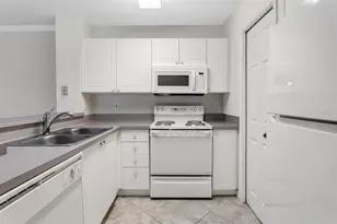 18108 Peregrines Perch Pl, Lutz, FL 33558 - Photo 14