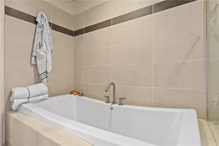175 1st St S, Saint Petersburg, FL 33701 - Photo 36