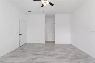3702 Wiggins Leaf St, Tampa, FL 33619 - Photo 10