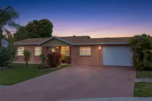 4914 Holiday Dr, Tampa, FL 33615 - Photo 4