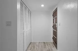 2037 67th Ave S, Saint Petersburg, FL 33712 - Photo 4