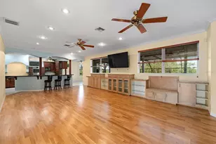 921 Point Seaside Dr, Crystal Beach, FL 34681 - Photo 36