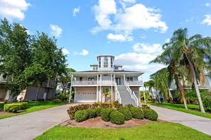 921 Point Seaside Dr, Crystal Beach, FL 34681 - Photo 32