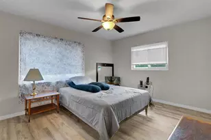 1615 Pinewood Dr, Clearwater, FL 33756 - Photo 14