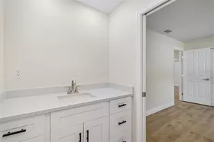 6003 Tampa Shores Blvd, Tampa, FL 33615 - Photo 6
