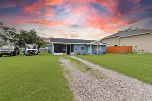 304 4th Ave NW, Ruskin, FL 33570 - Photo 2