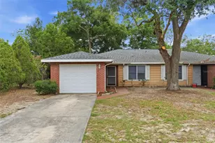 8124 Omaha Cir, Spring Hill, FL 34606 - Photo 4